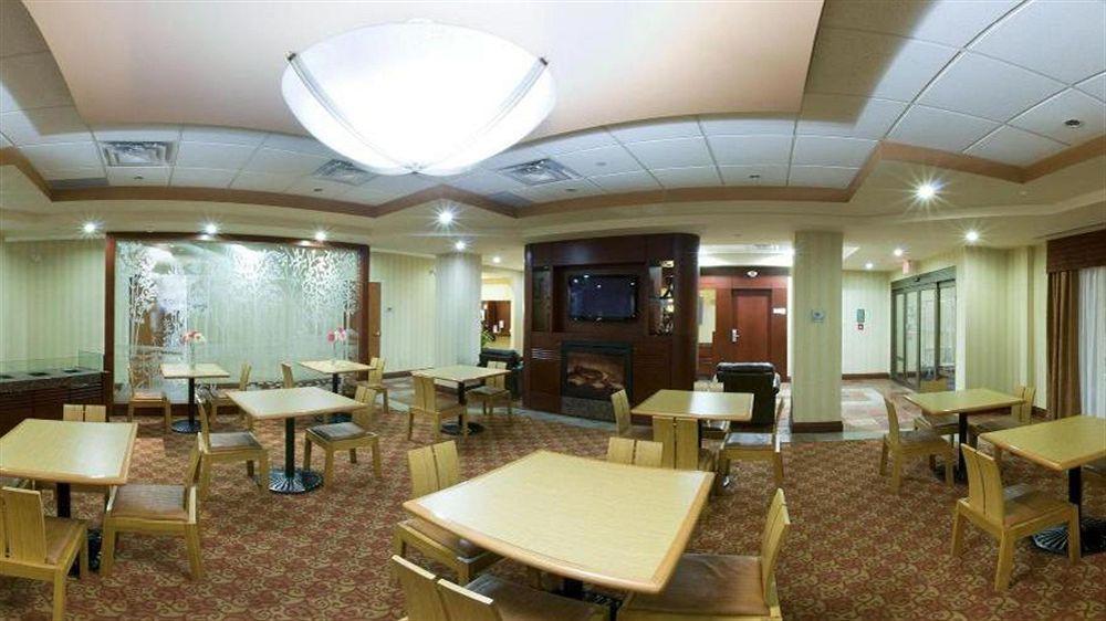 Holiday Inn Express Brampton By Ihg Exterior photo