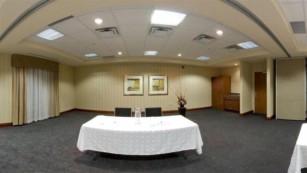 Holiday Inn Express Brampton By Ihg Exterior photo